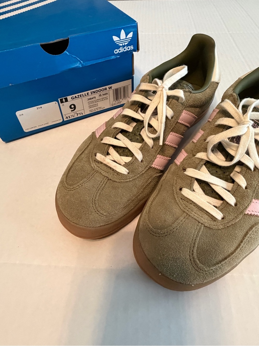 Women’s adidas Olive Suede Gazelle Indoor Sneakers with Pink Stripes like new